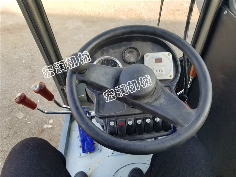 铲车式铲斗搅拌车